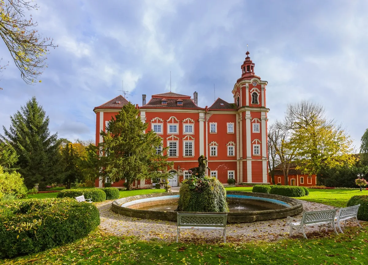 Baroque Château Detenice