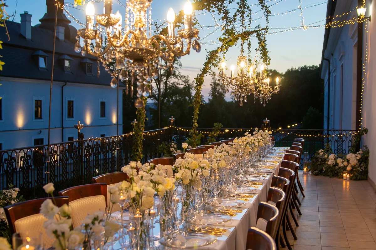 Al fresco wedding at Chateau Appony