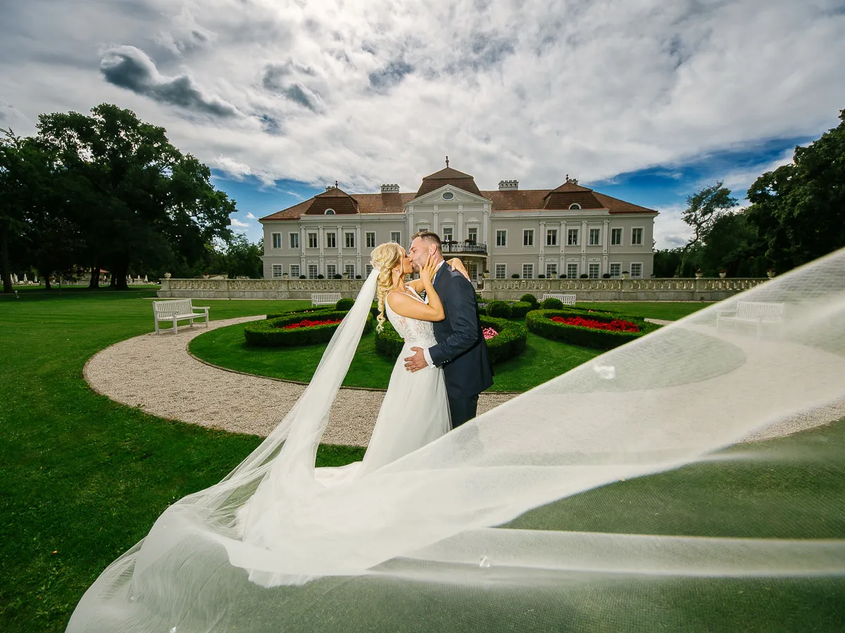 wedding at Chateau Tomášov